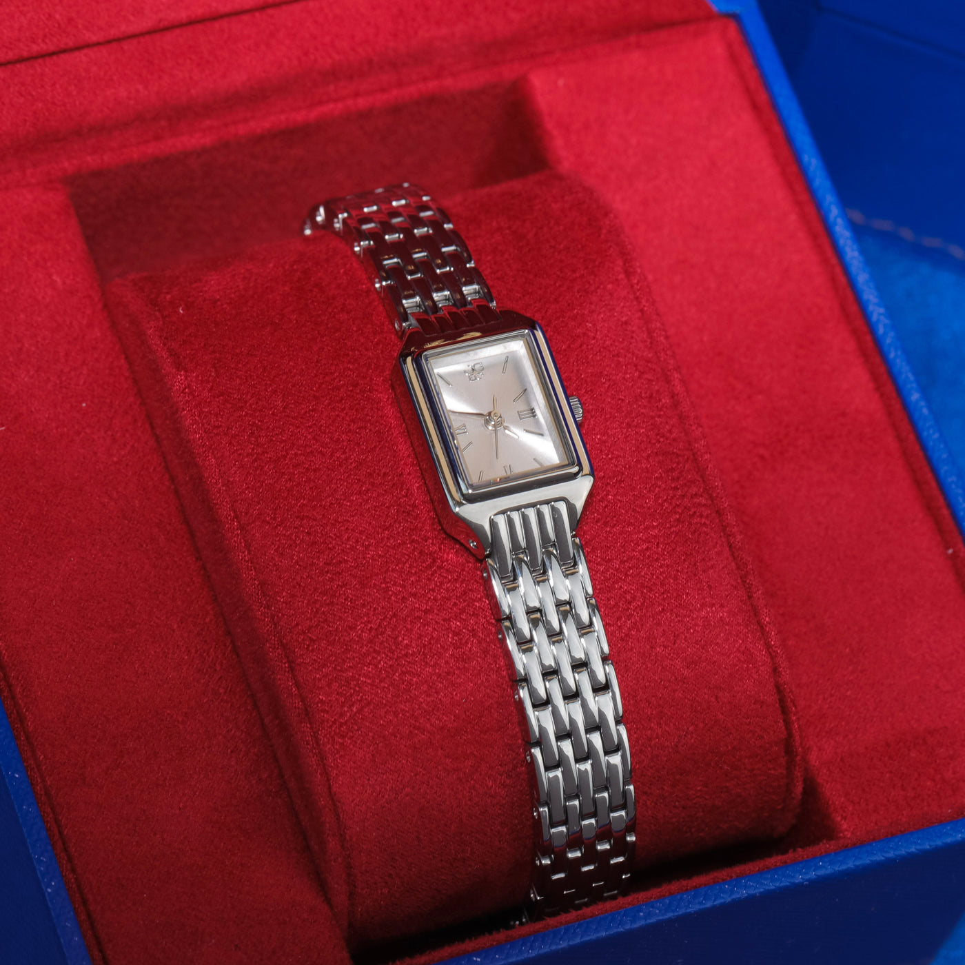 Amélie Watch